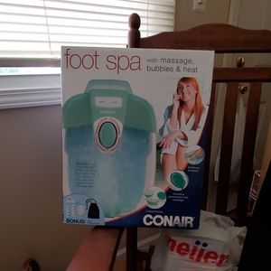 CONAIR FOOT SPA WITH MASSAGE BUBBLERS AND HEAT